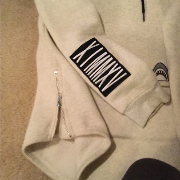 Sweatshirt size M - Picture 2 of 3